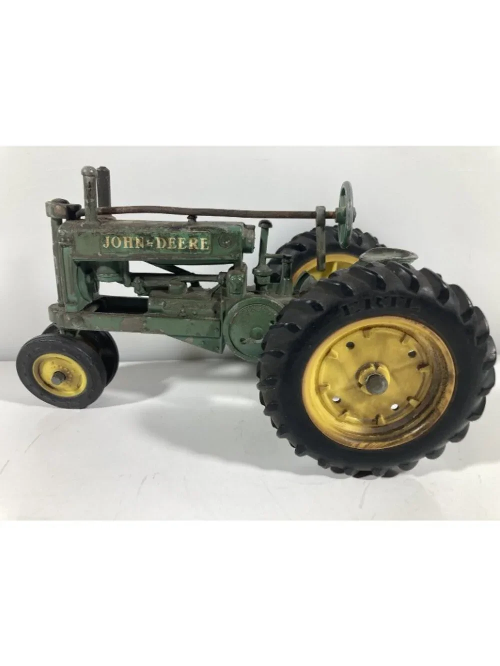 Ertl John Deere 1934 Model-A Tractor Narrow Front 1:16 Diecast Heavy Wear